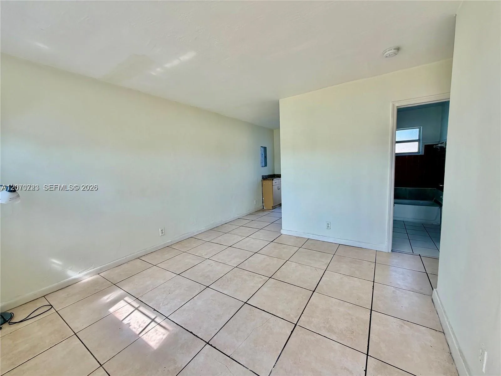 1041 NW 7th Ct, Hallandale Beach, FL 33009 photo 10