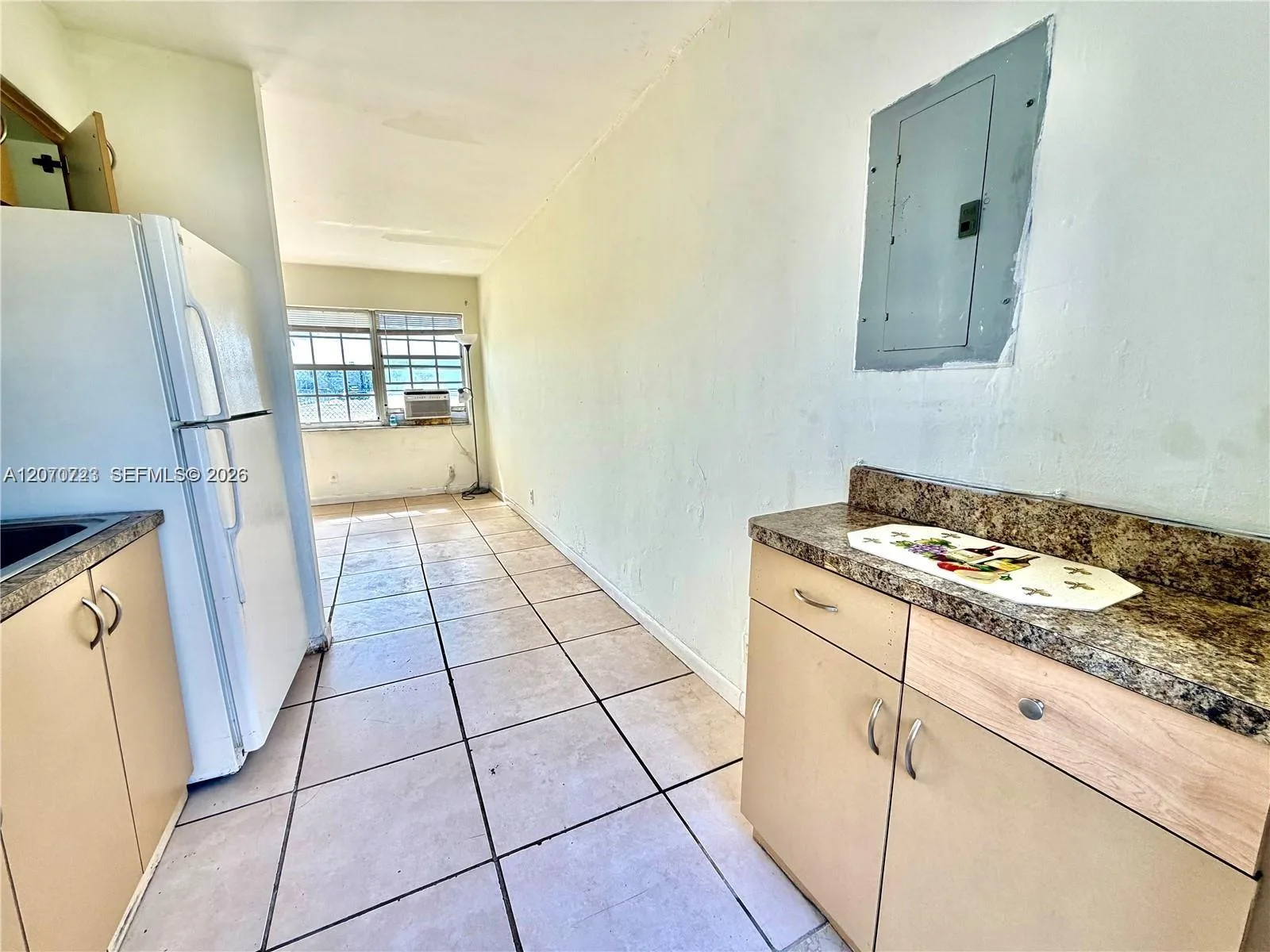 1041 NW 7th Ct, Hallandale Beach, FL 33009 photo 11
