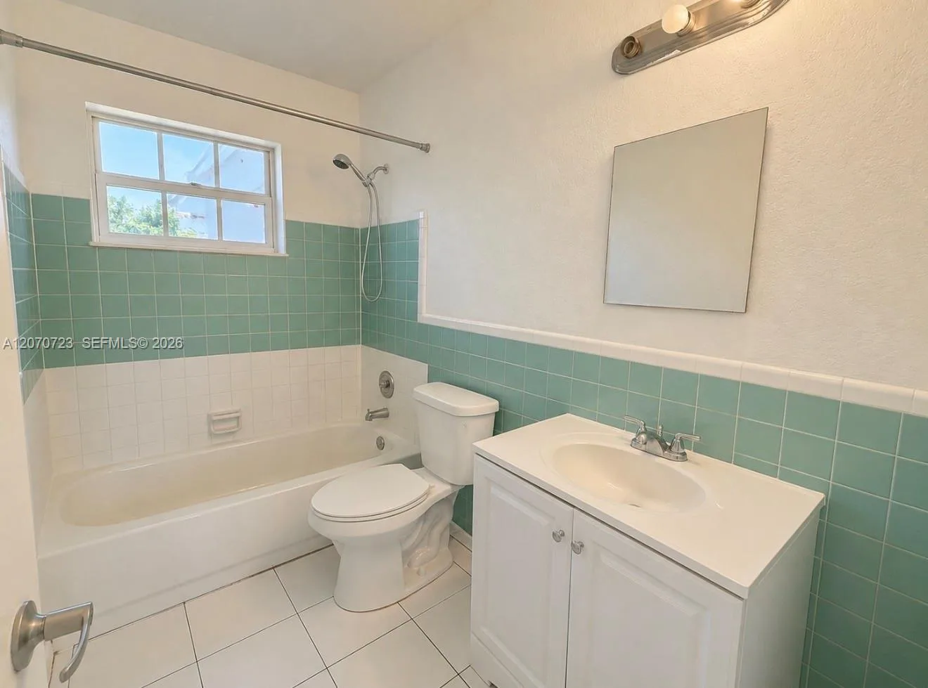 1041 NW 7th Ct, Hallandale Beach, FL 33009 photo 6