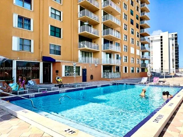 2450 NE 135th St # 704, North Miami, FL 33181