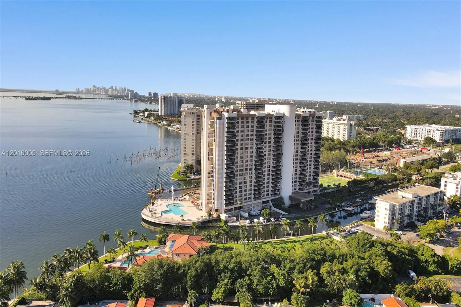 1800 NE 114th St # 1502, Miami, FL 33181