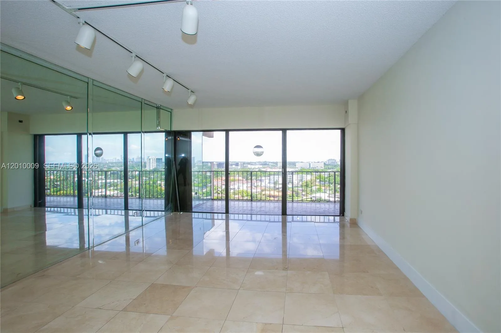 1800 NE 114th St # 1502, Miami, FL 33181 photo 3