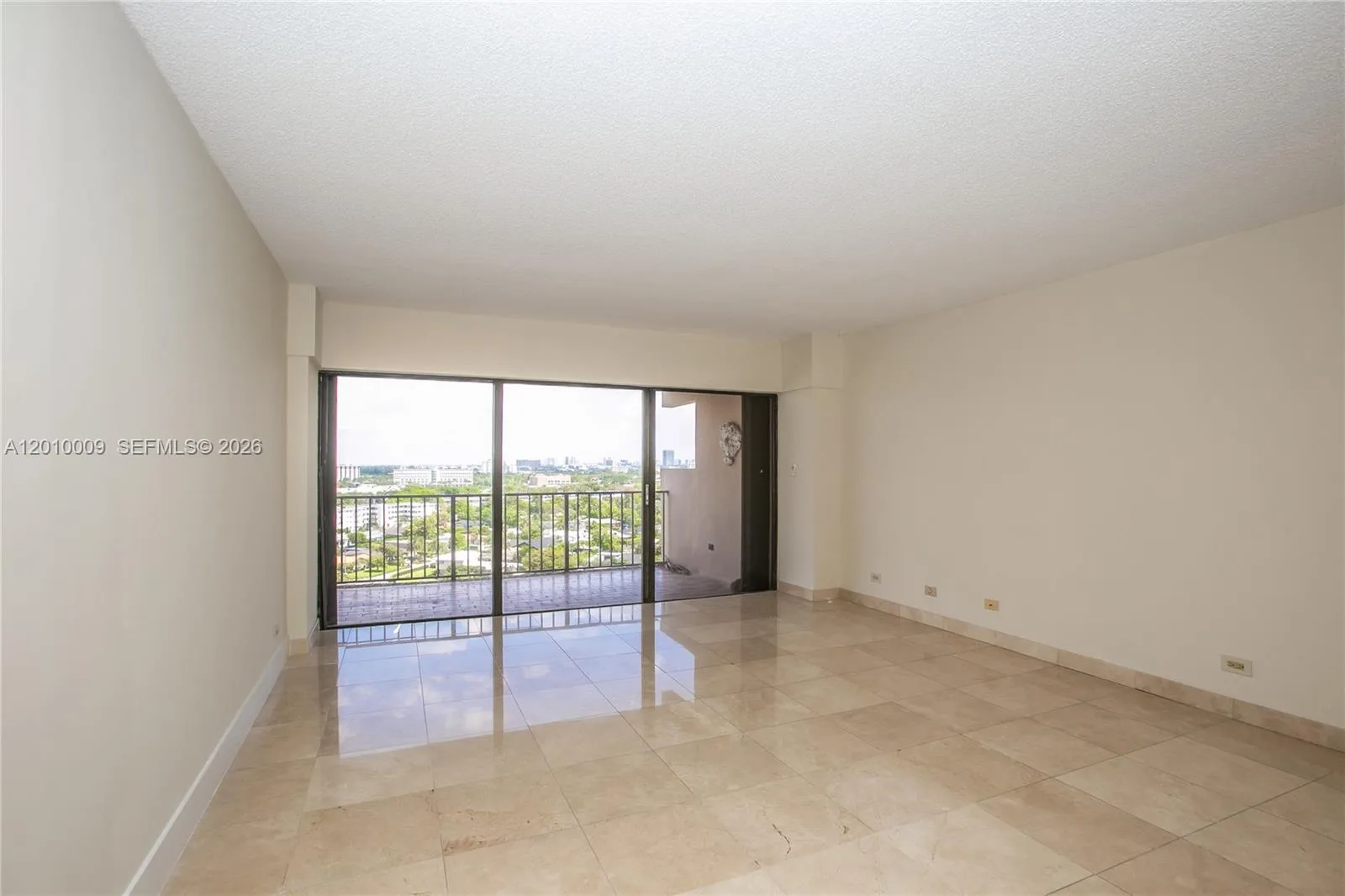 1800 NE 114th St # 1502, Miami, FL 33181 photo 4