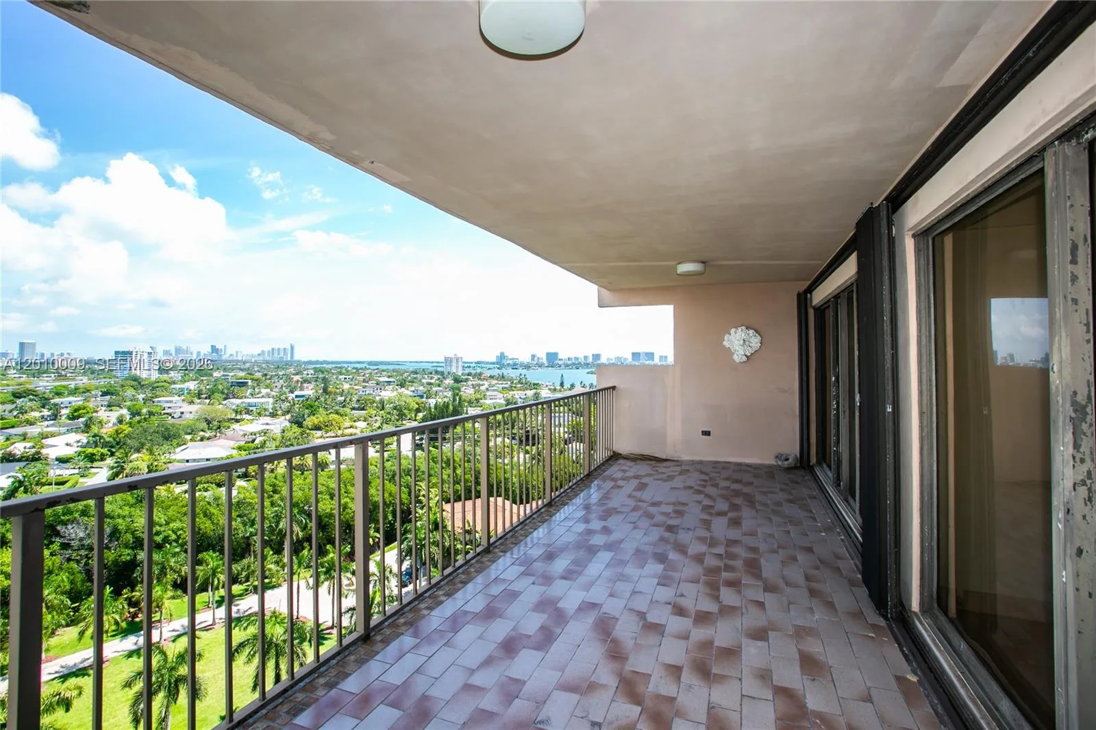 1800 NE 114th St # 1502, Miami, FL 33181 photo 5