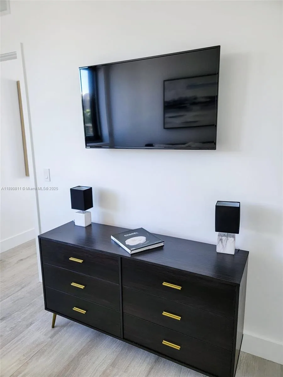 121 NE 34th St # 908, Miami, FL 33137 photo 10
