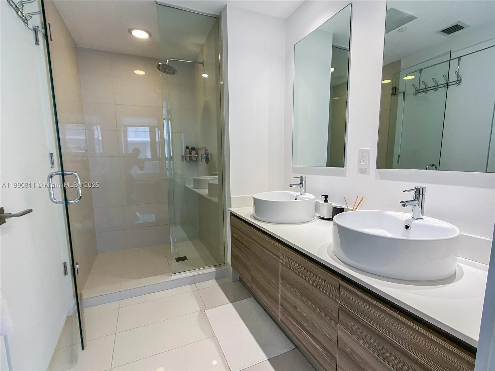 121 NE 34th St # 908, Miami, FL 33137 photo 11