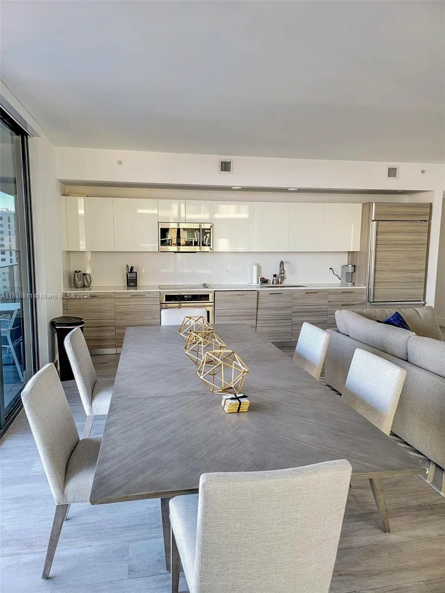 121 NE 34th St # 908, Miami, FL 33137 photo 5