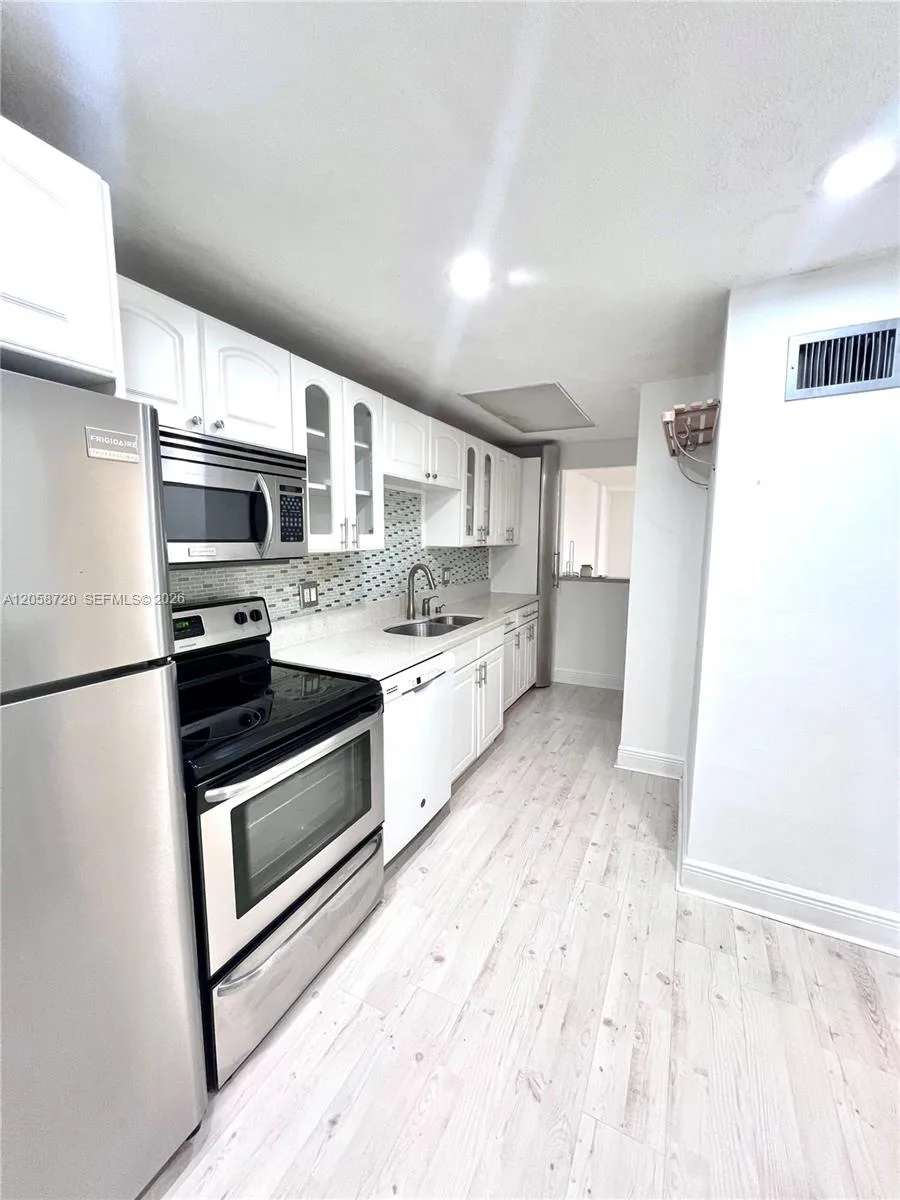 3660 NE 166th St # 405, North Miami Beach, FL 33160