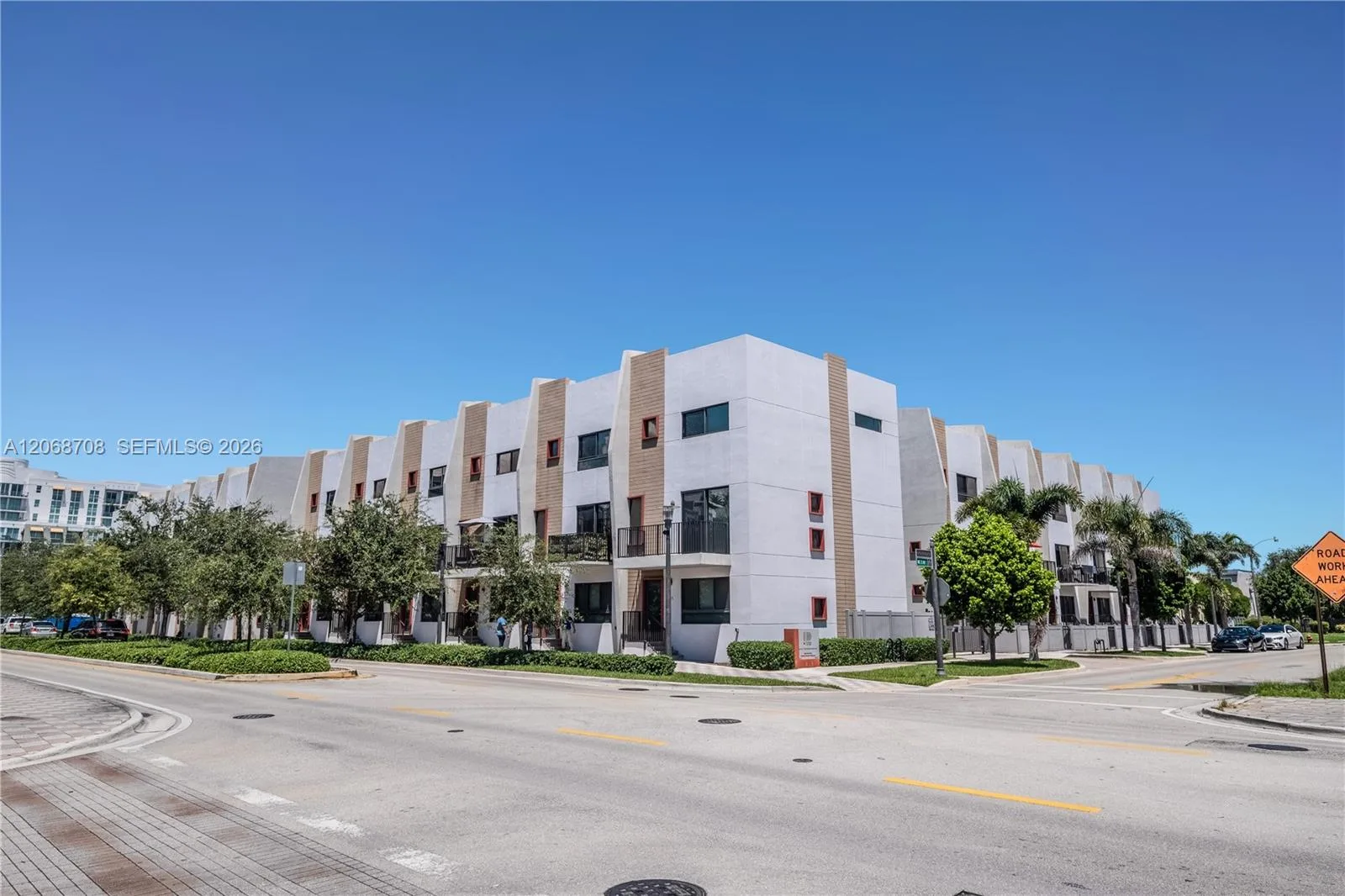 113 NE 6th St # 609, Fort Lauderdale, FL 33304