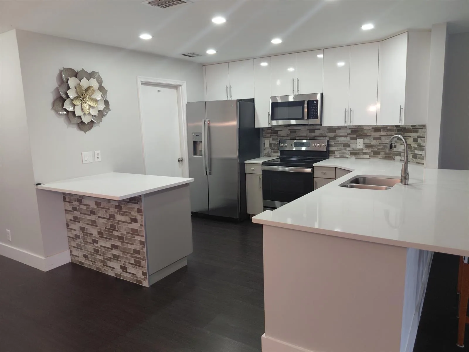 2147 Discovery Circle W, Deerfield Beach, FL 33442 photo 9