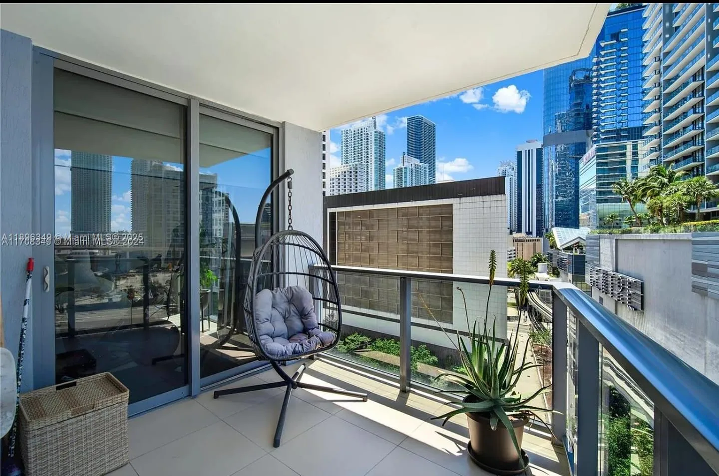 31 SE 6th St # 1201, Miami, FL 33131