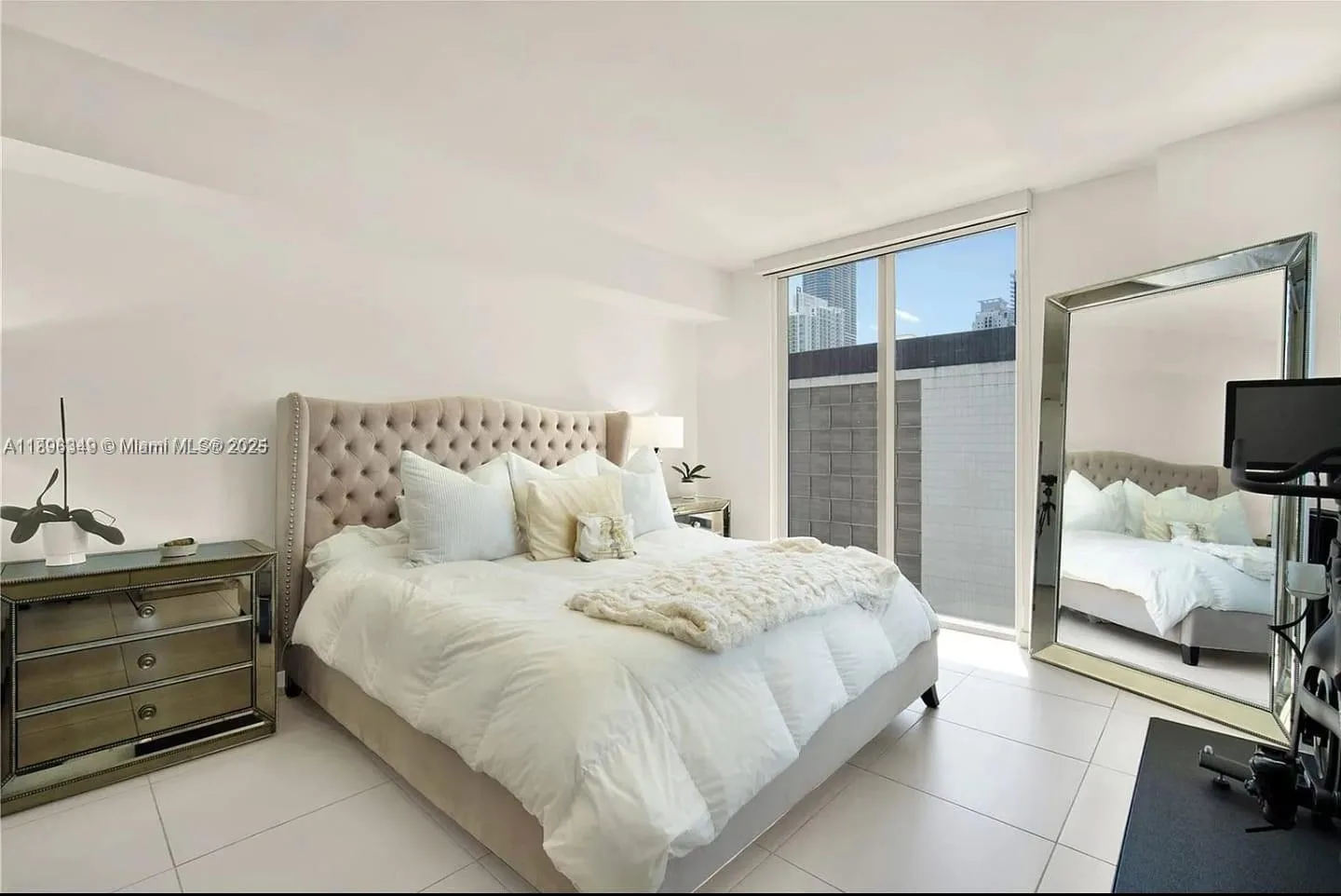 31 SE 6th St # 1201, Miami, FL 33131 photo 2