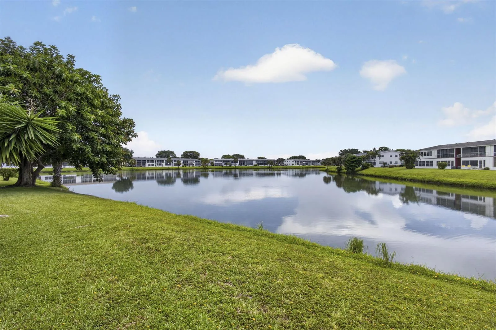 127 Chatham F, West Palm Beach, FL 33417