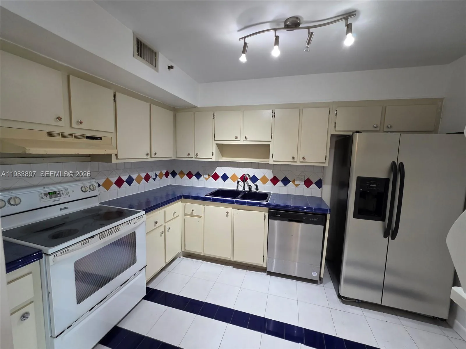 919 Hillcrest Dr # 210, Hollywood, FL 33021 photo 10