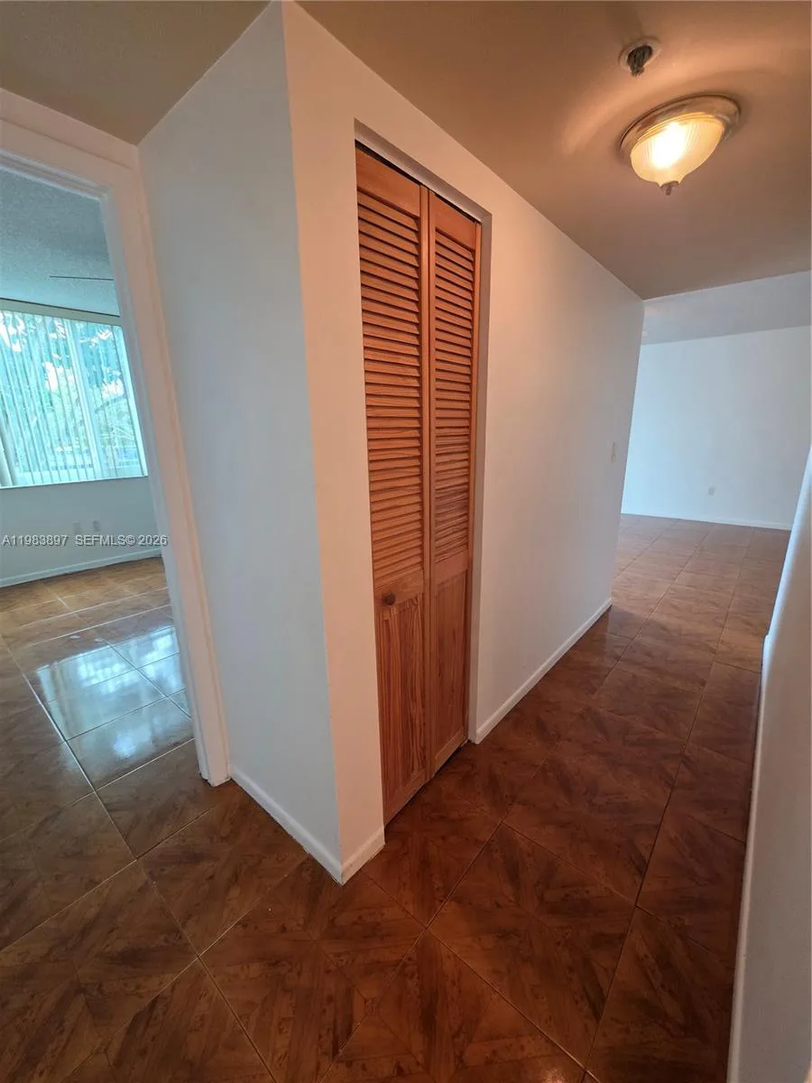 919 Hillcrest Dr # 210, Hollywood, FL 33021 photo 11