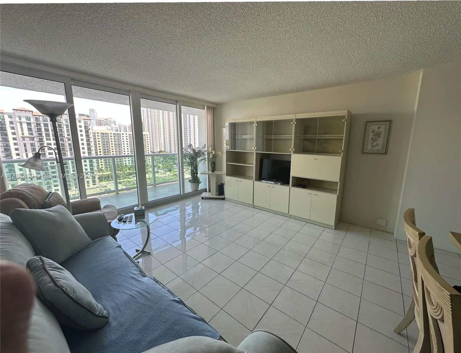 100 Bayview Dr # 1530, Sunny Isles Beach, FL 33160 photo 13