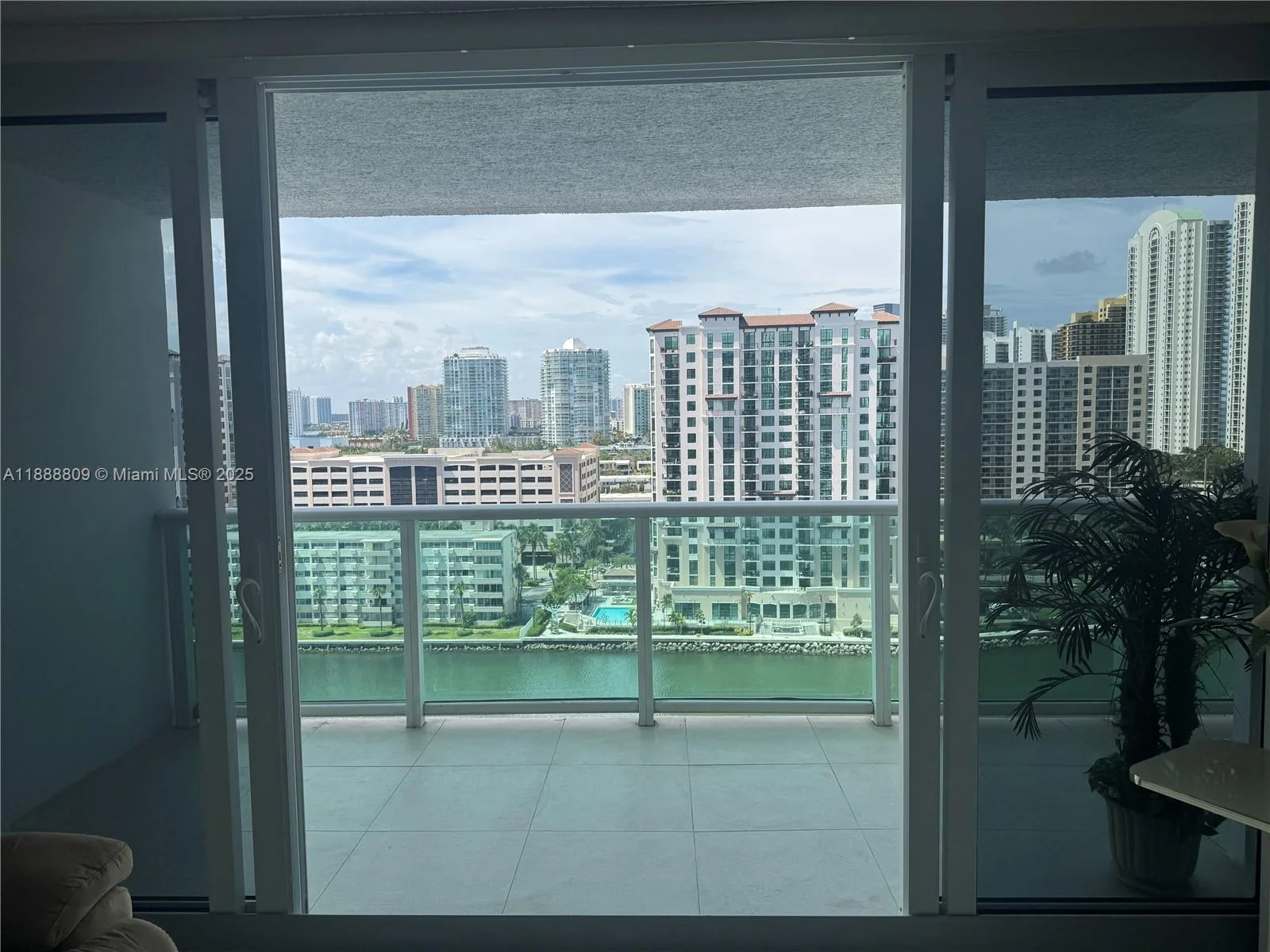 100 Bayview Dr # 1530, Sunny Isles Beach, FL 33160 photo 6