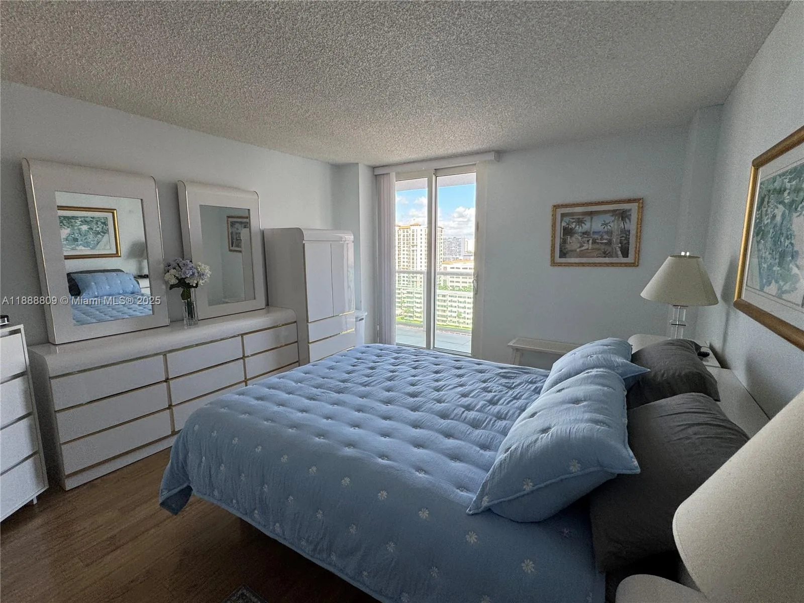 100 Bayview Dr # 1530, Sunny Isles Beach, FL 33160 photo 8