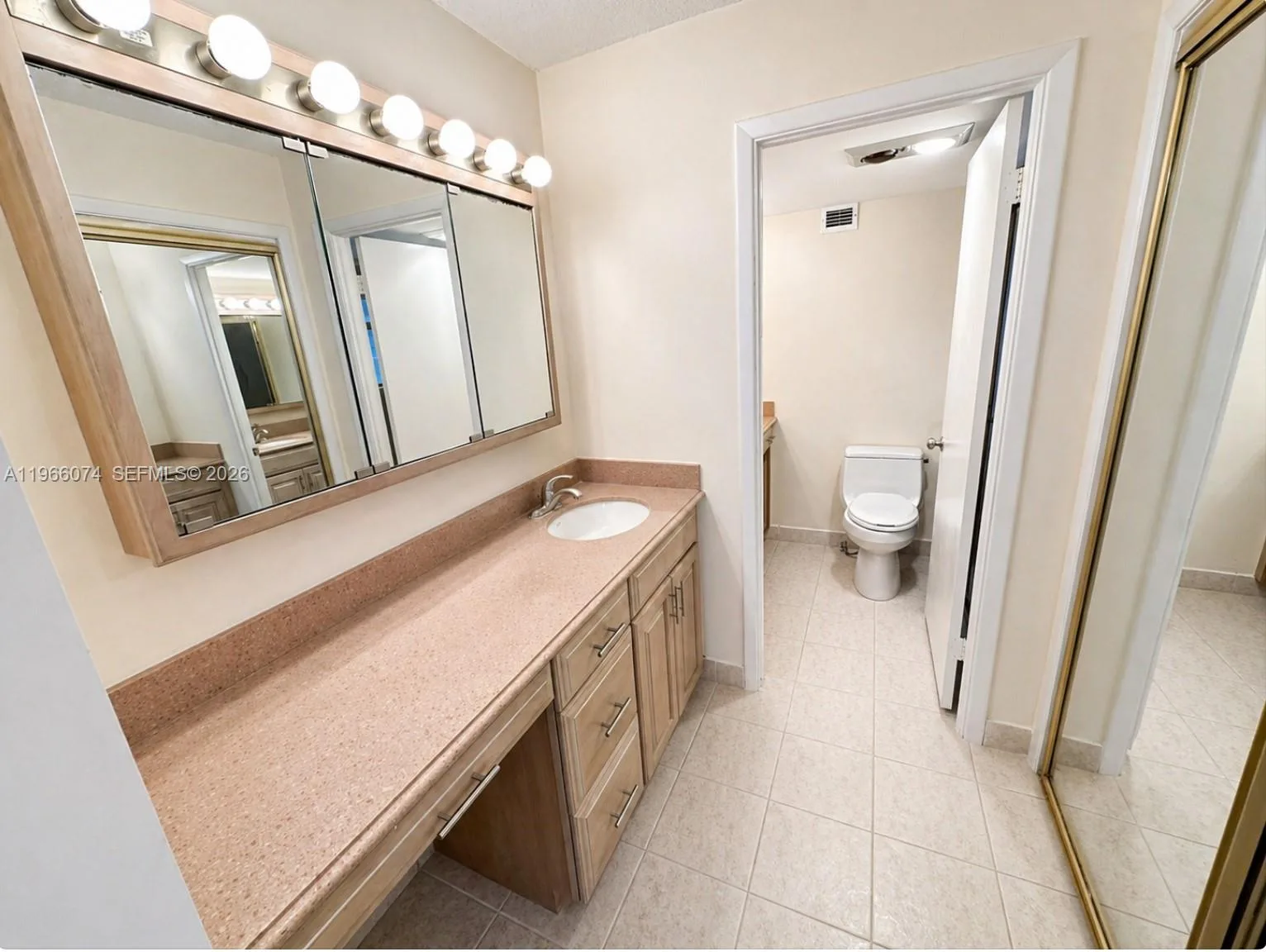 6039 Collins Ave # 1625, Miami Beach, FL 33140 photo 12