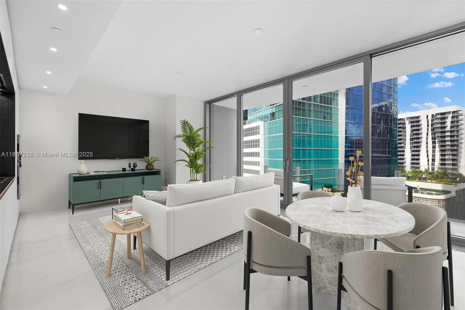 300 Biscayne Blvd Way # 3508, Miami, FL 33131 photo 12
