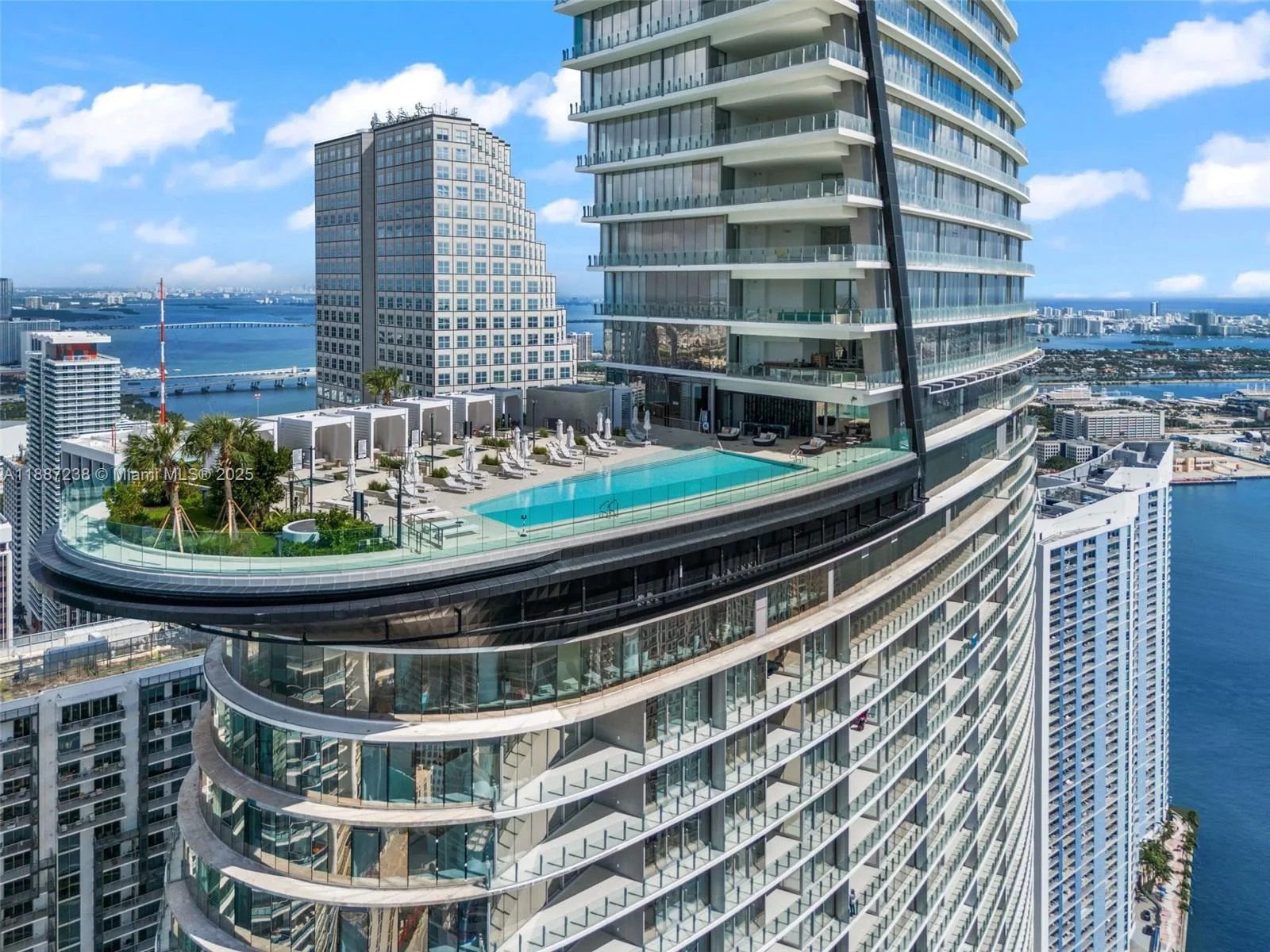 300 Biscayne Blvd Way # 3508, Miami, FL 33131 photo 8
