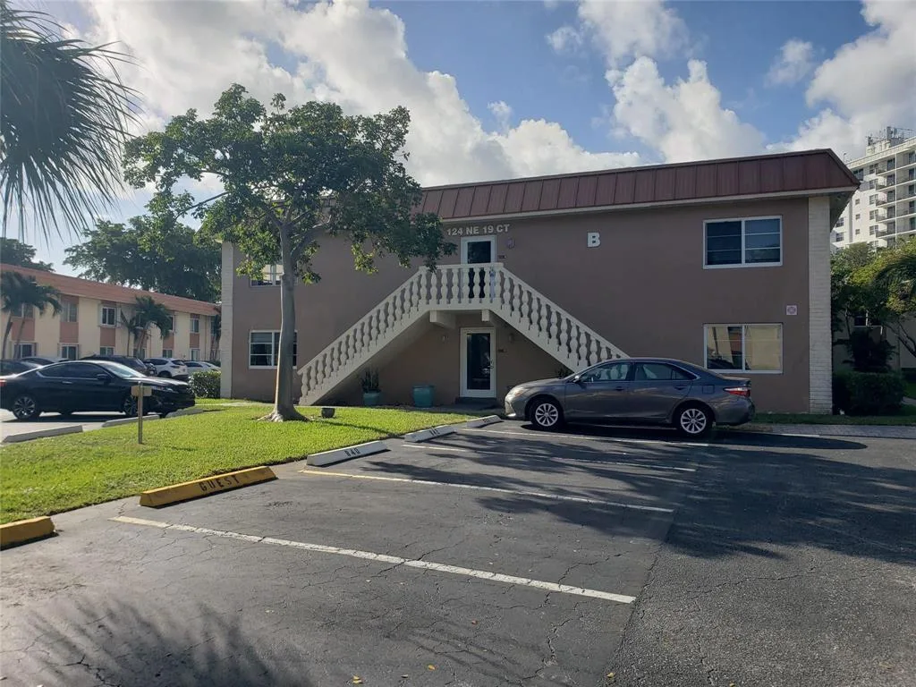 124 NE 19TH Court # 111B, Wilton Manors, FL 33305