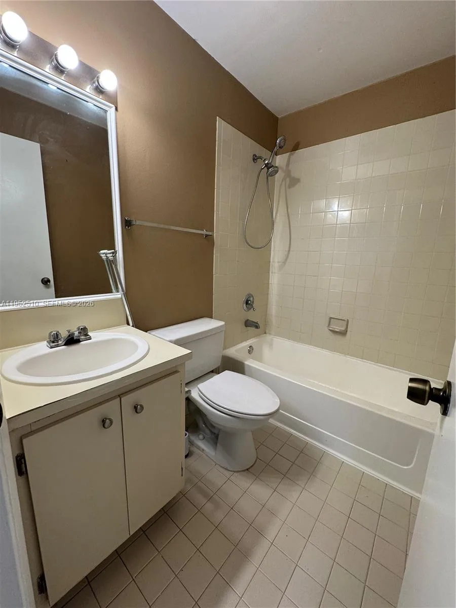 7235 NW 179th St # 311, Hialeah, FL 33015 photo 2