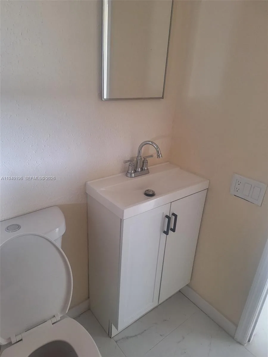 245 E PARKWAY, Other City - In The State Of Florida, FL 33904 photo 12
