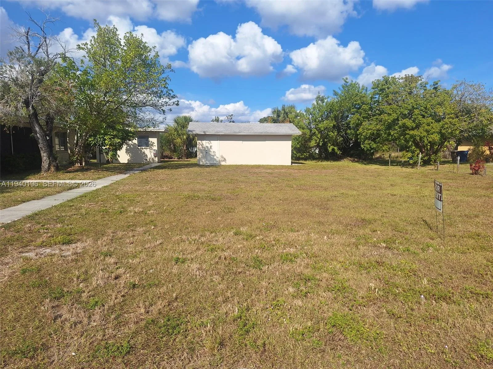 245 E PARKWAY, Other City - In The State Of Florida, FL 33904 photo 3
