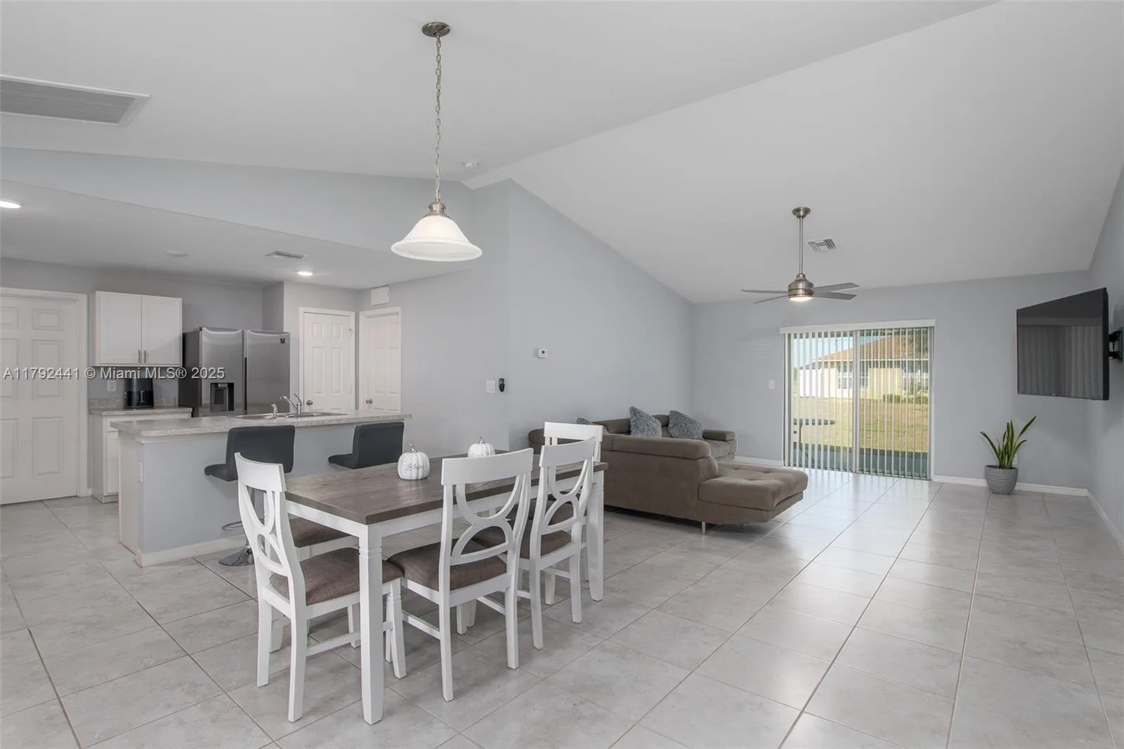 1808 NE 7th ave, Cape Coral, FL 33909 photo 4