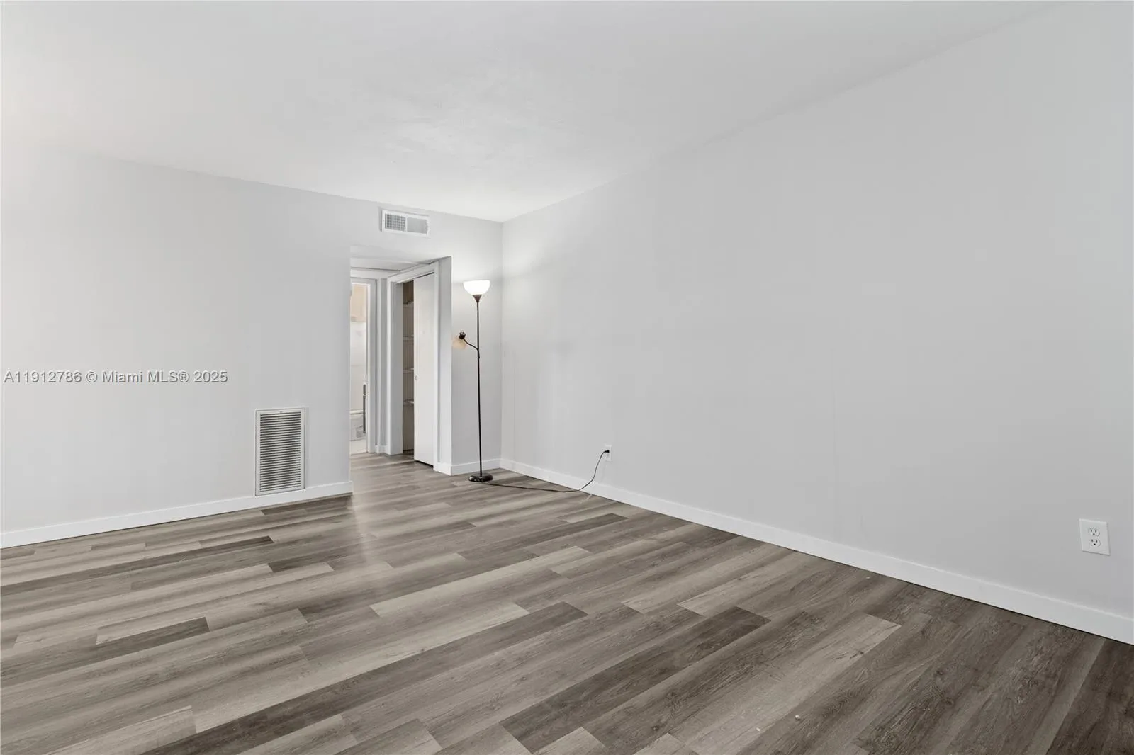 1420 Atlantic Shores Blvd # 340, Hallandale Beach, FL 33009 — zdjęcie 2