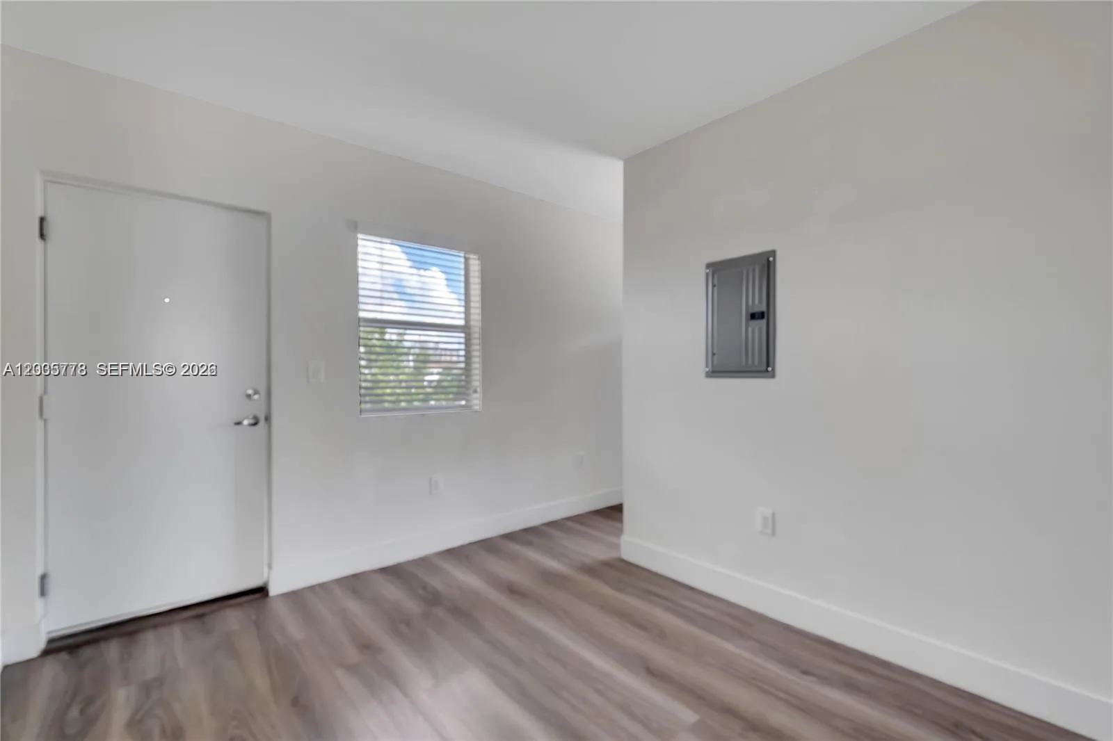 1710 NW 1st Ct # 15, Miami, FL 33136 photo 2