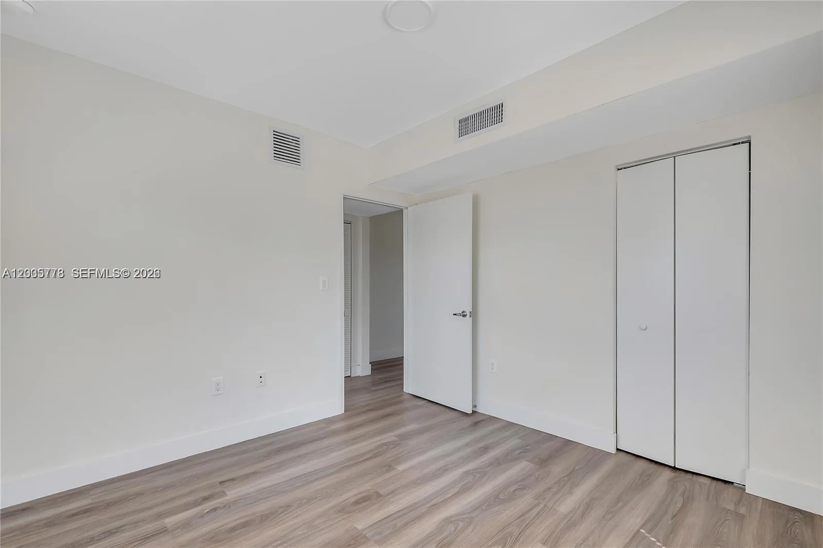 1710 NW 1st Ct # 15, Miami, FL 33136 photo 3