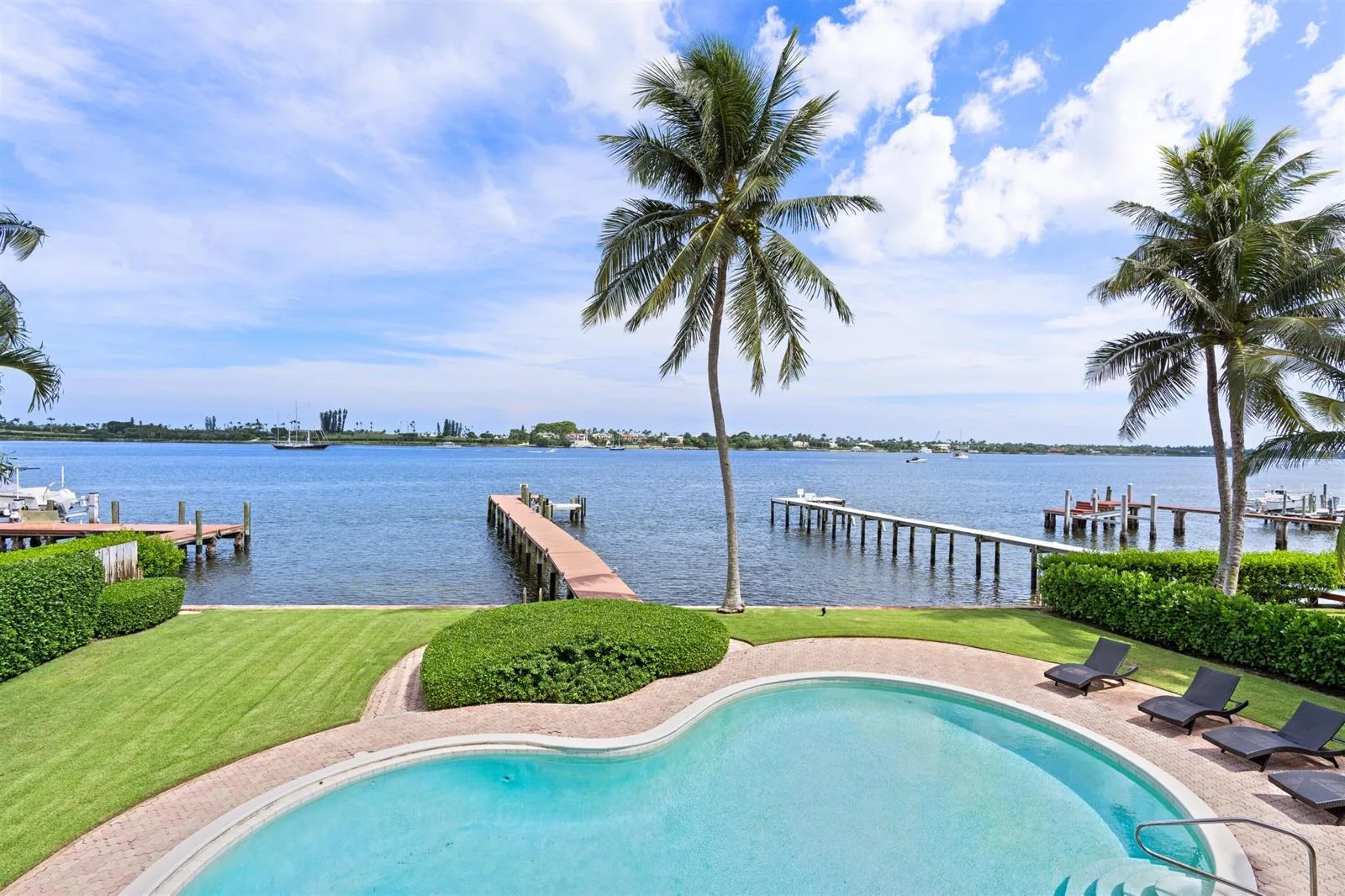 3304 N Flagler Drive, West Palm Beach, FL 33407 photo 2