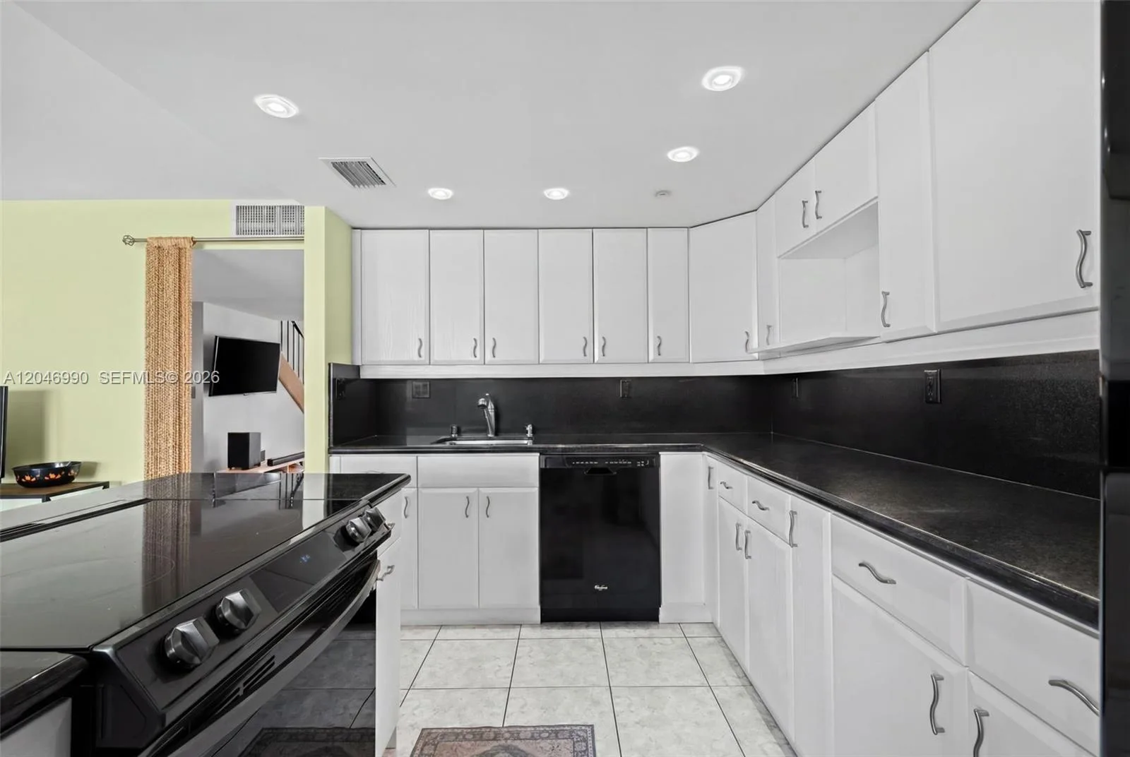 801 NE 27th Ave, Hallandale Beach, FL 33009 photo 8