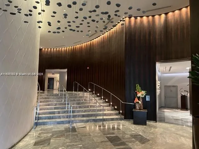 17201 Collins Ave # 1405, Sunny Isles Beach, FL 33160