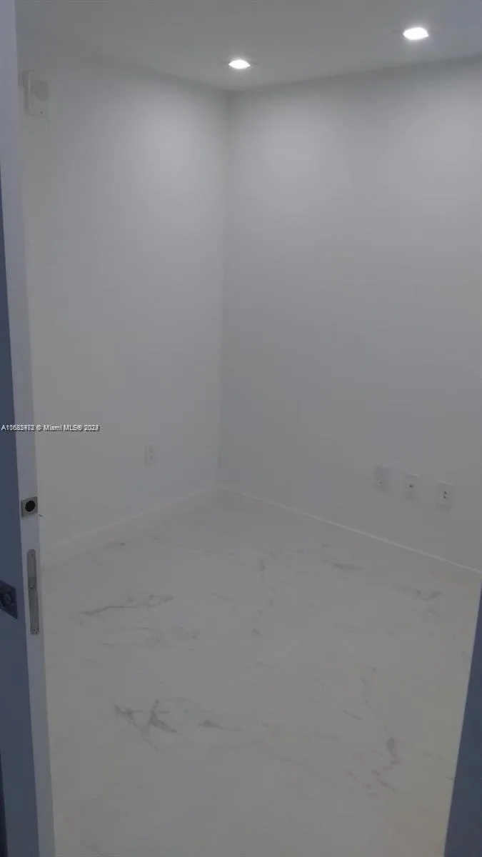 16385 Biscayne Blvd # 2020, North Miami Beach, FL 33160 photo 12