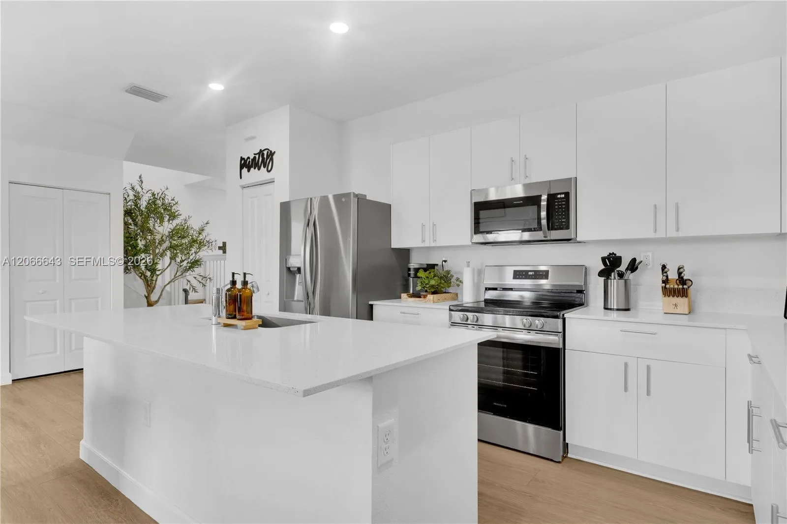 2444 SE 24th Ave, Homestead, FL 33035 photo 8