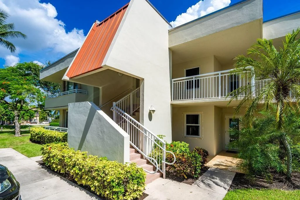 3175 NE 48TH Court # 105, Lighthouse Point, FL 33064