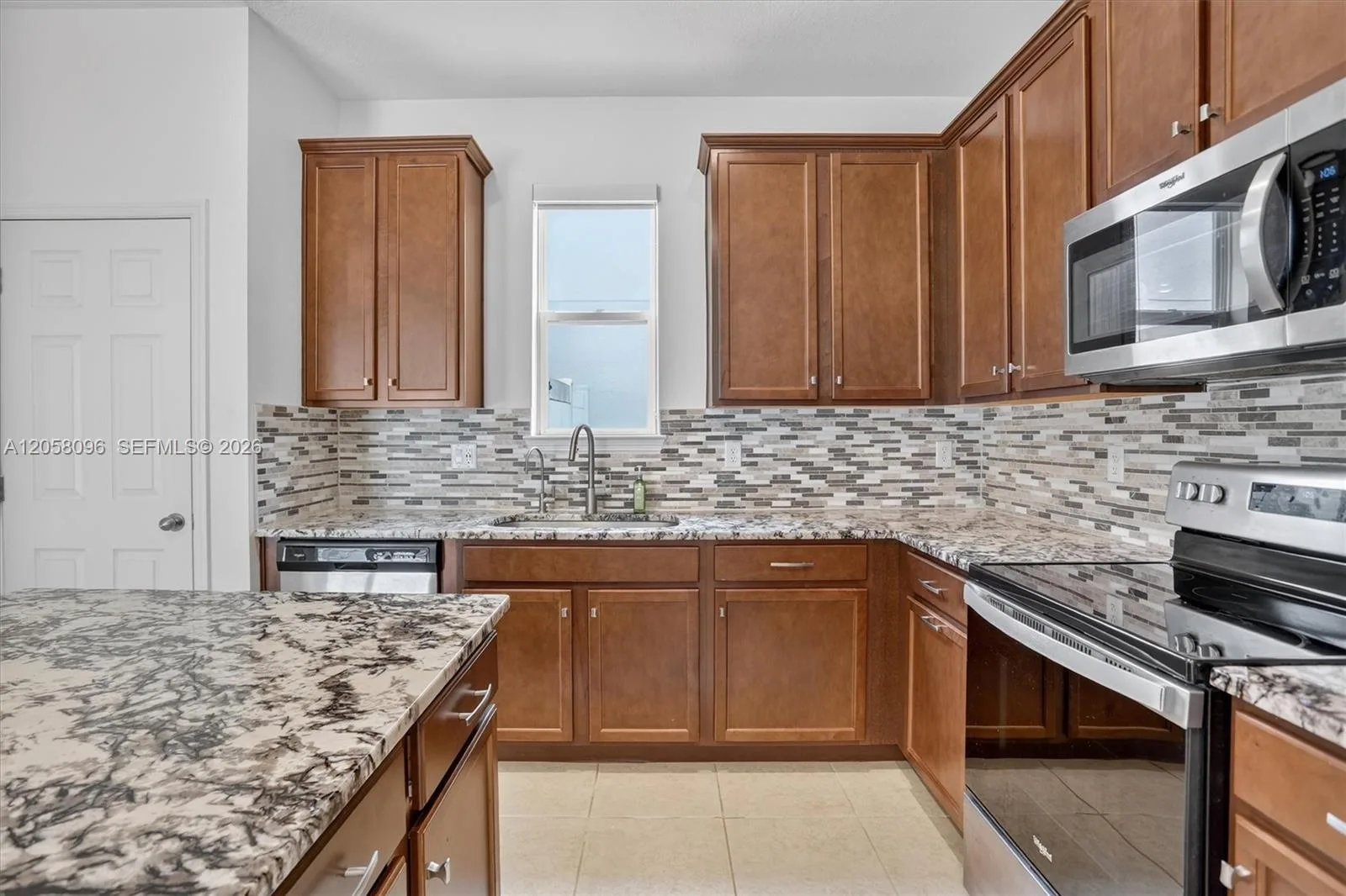 8565 Lamppost, Orlando, FL 32832 photo 13