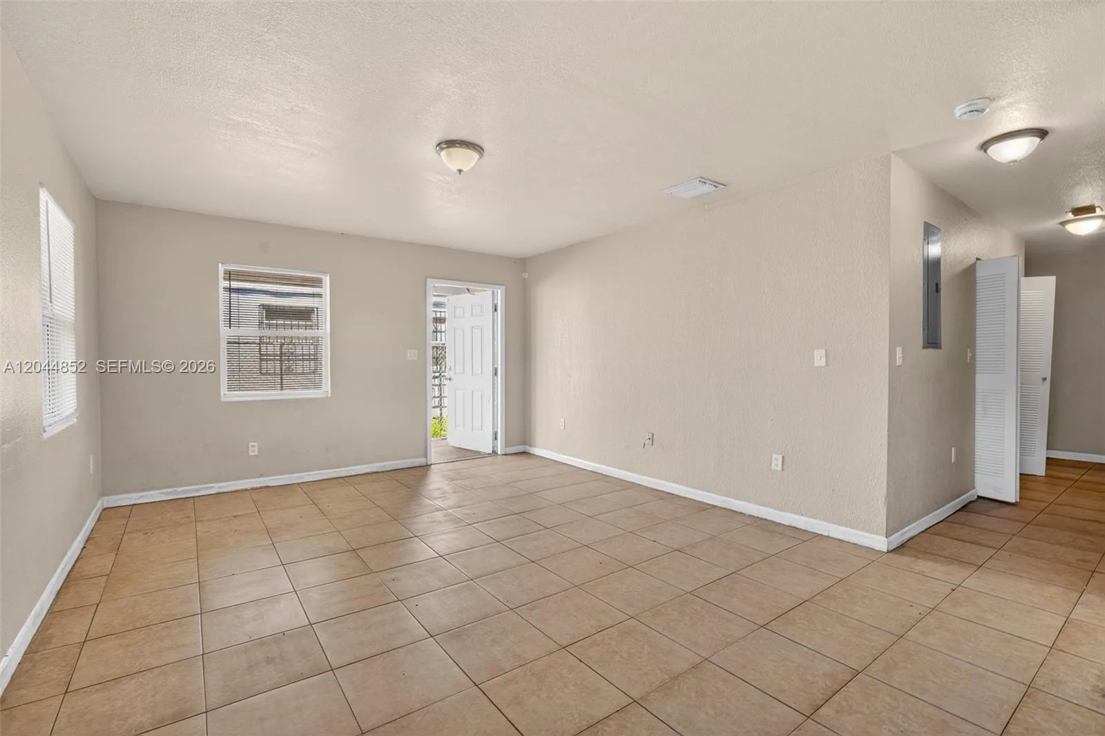 812 NW 70th St, Miami, FL 33150 photo 13