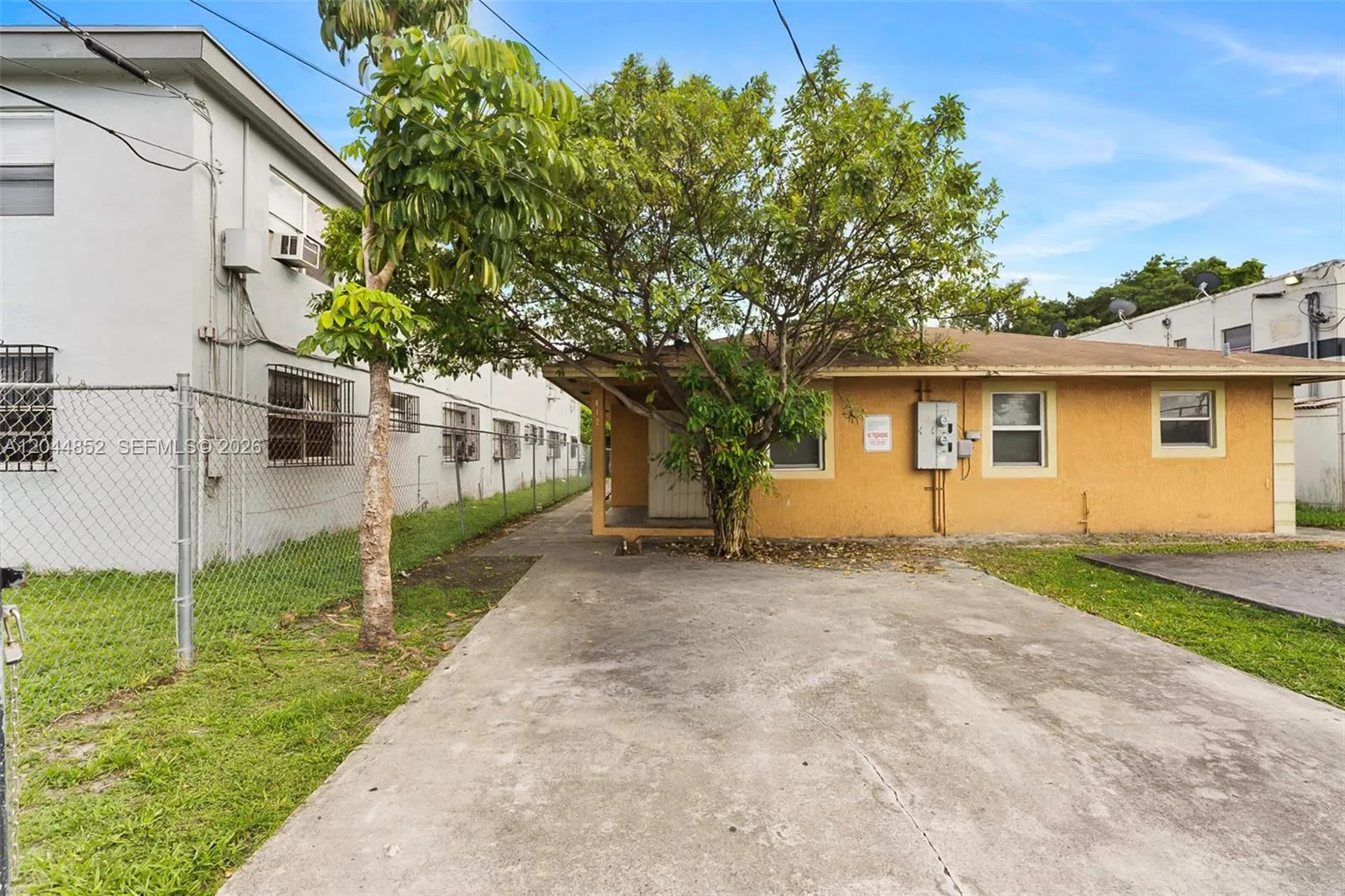 812 NW 70th St, Miami, FL 33150 photo 2