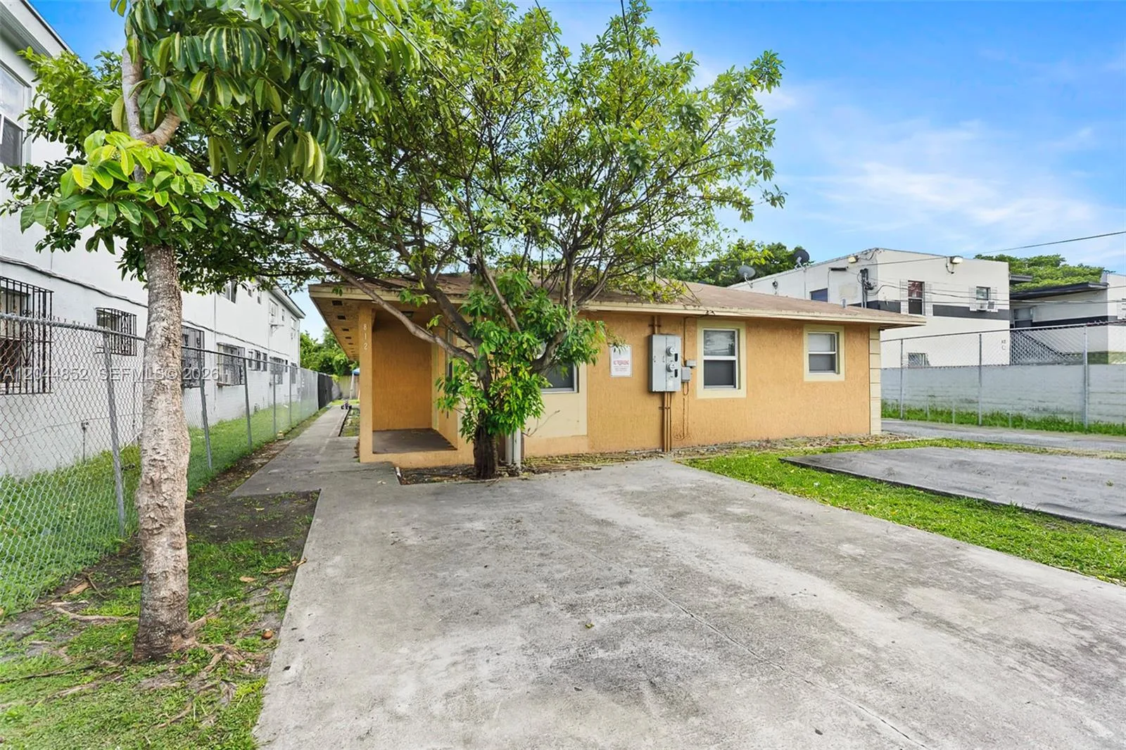 812 NW 70th St, Miami, FL 33150 photo 3