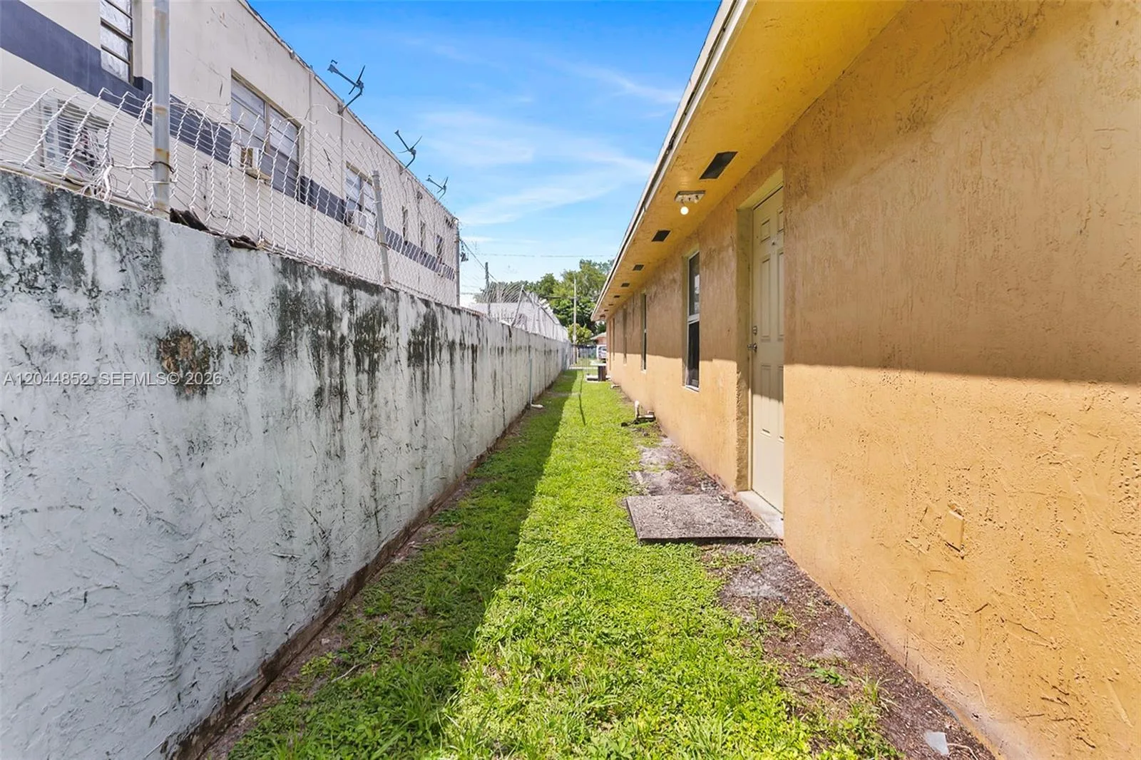 812 NW 70th St, Miami, FL 33150 photo 4
