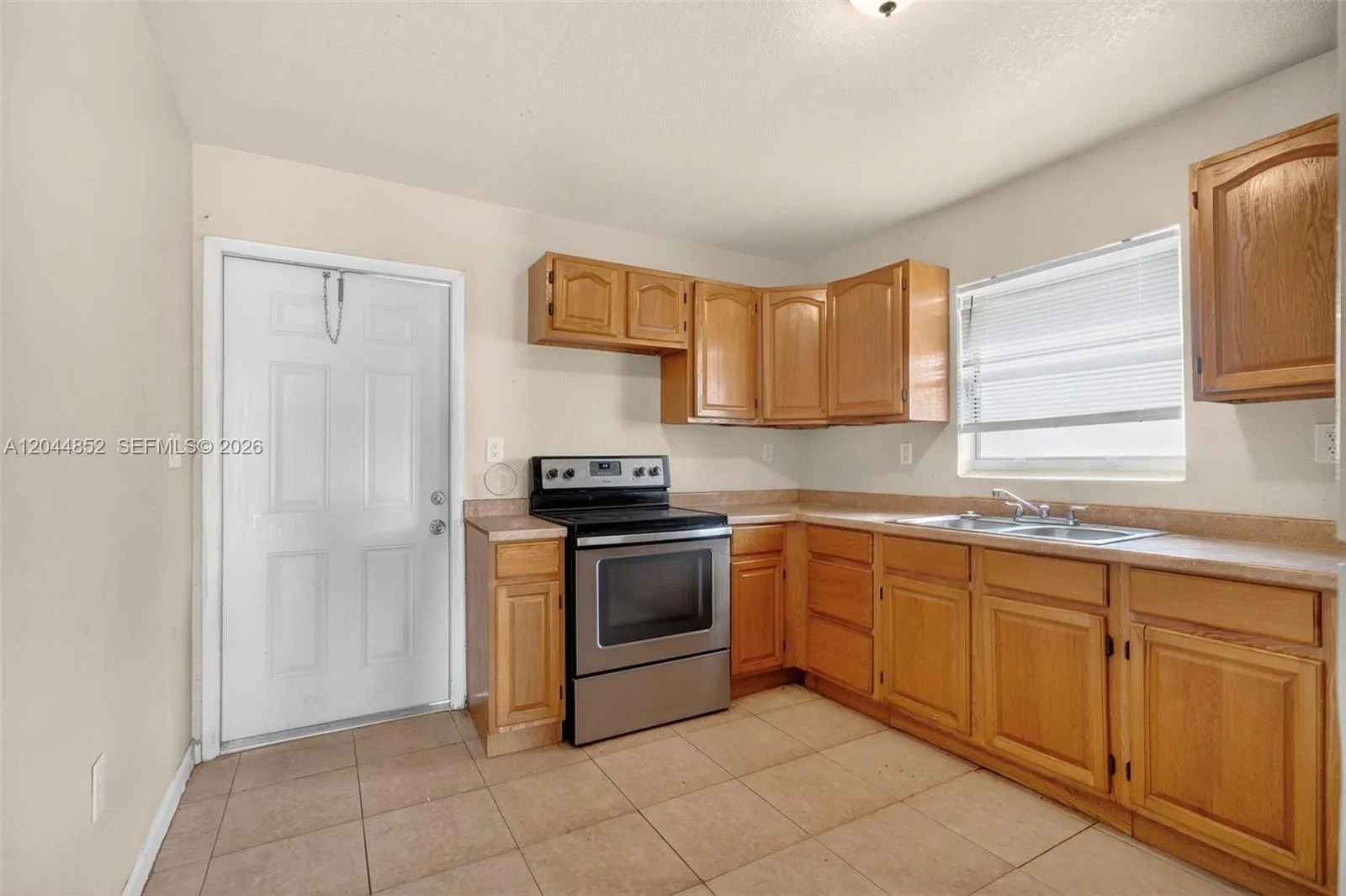812 NW 70th St, Miami, FL 33150 photo 8