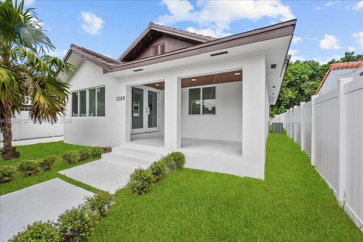3389 NW 14th Ave, Miami, FL 33142 photo 3