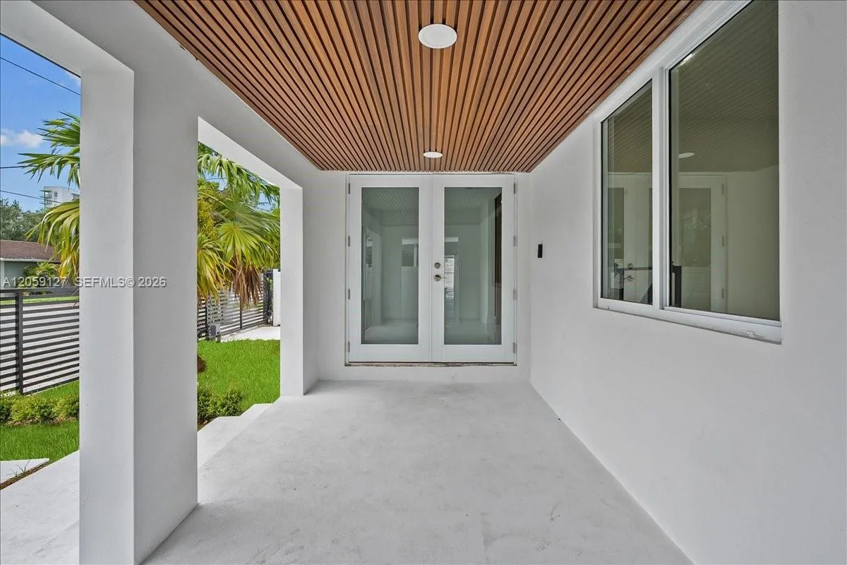 3389 NW 14th Ave, Miami, FL 33142 photo 4