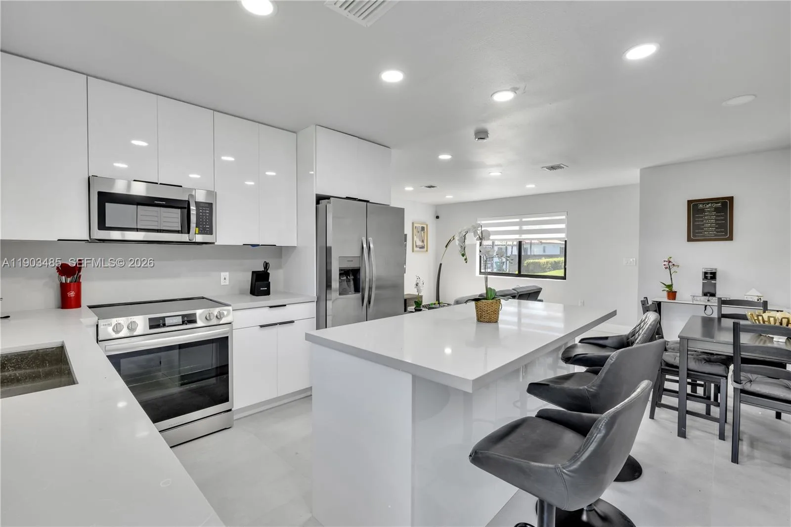 6021 SW 19th St, Miami, FL 33155