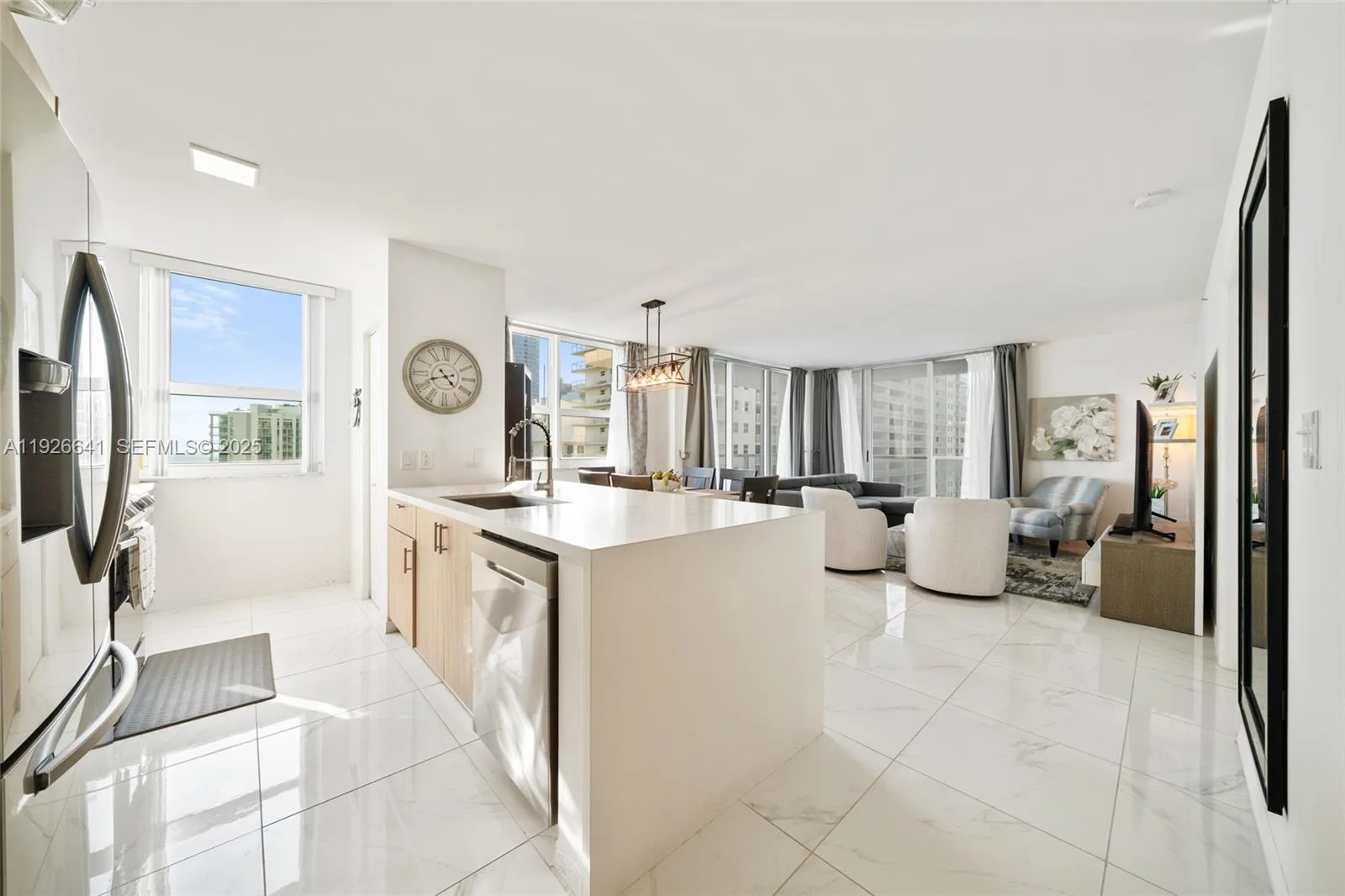 1155 Brickell Bay Dr # 2501, Miami, FL 33131 photo 4