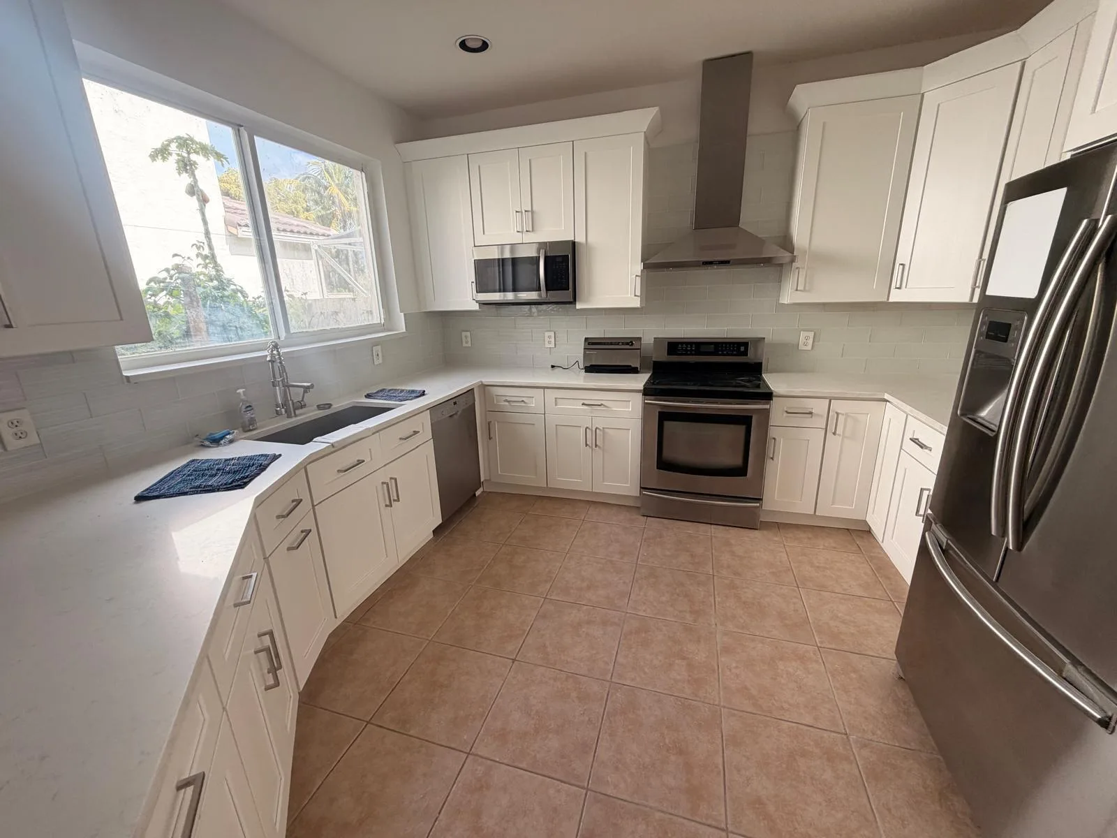 1226 Avondale Lane, West Palm Beach, FL 33409 photo 2